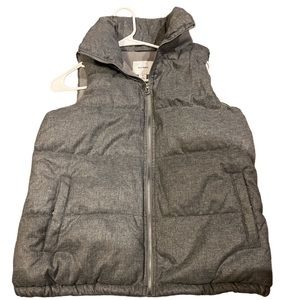 Old Navy Grey Vest. size Medium